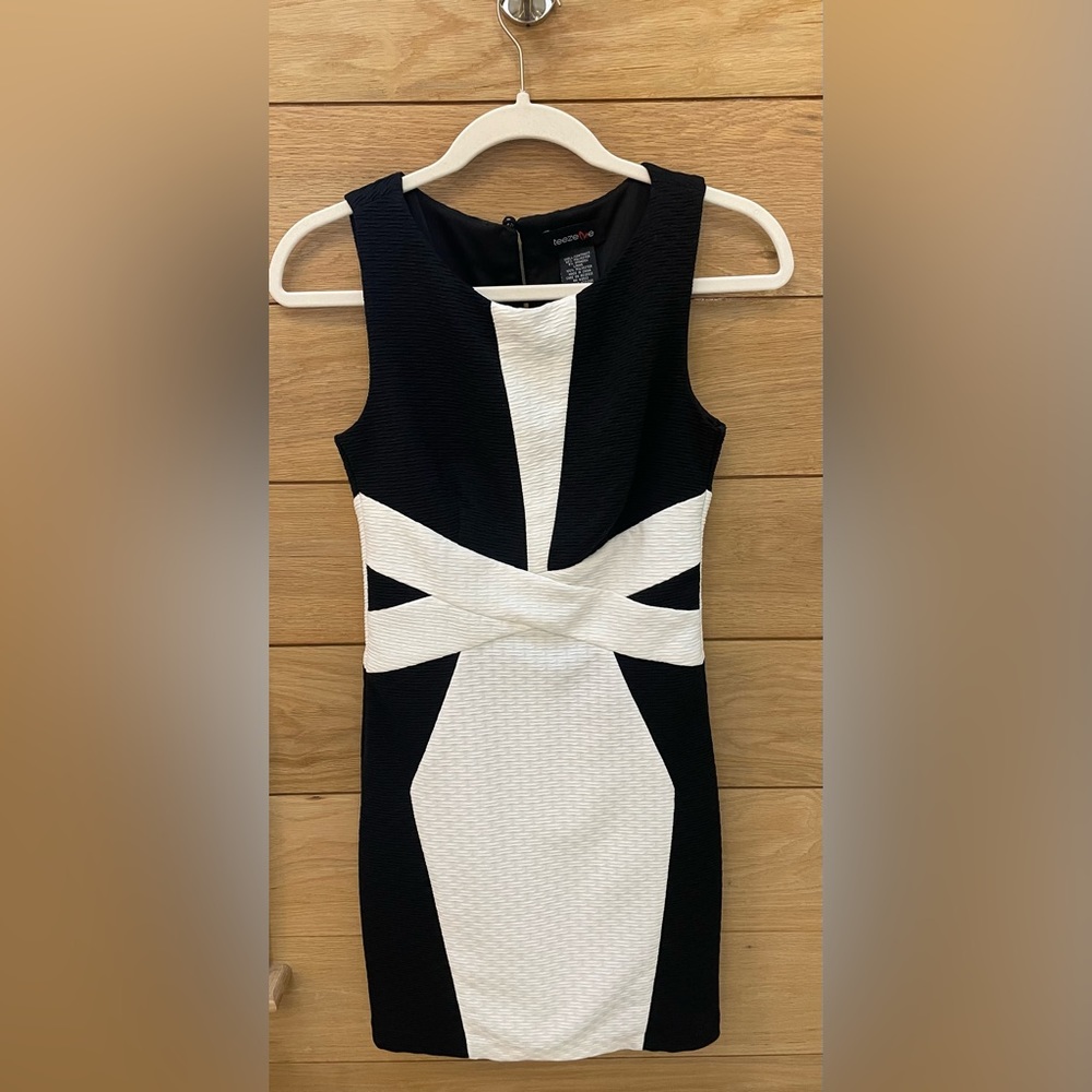 Teezeme Black and White Mini Dress.  Juniors Size 3